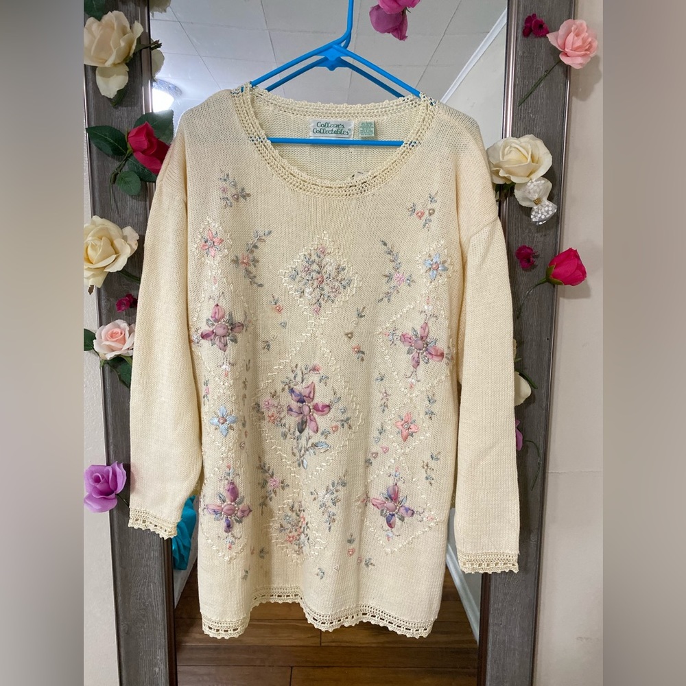 vintage sweater with embroidered flowers size L